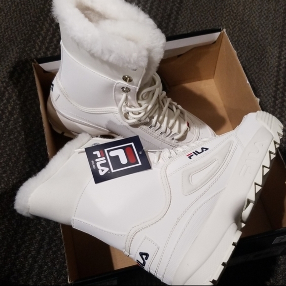 fila fuzzy boots